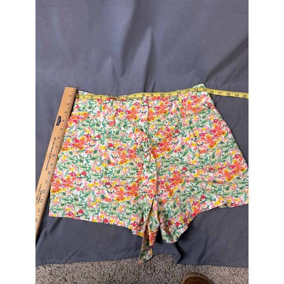 Loft Floral Paperbag Shorts Size Medium - Picture 4 of 7